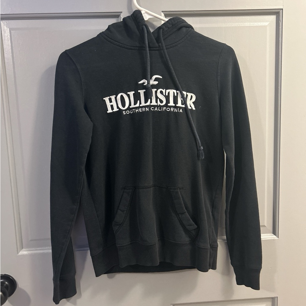 Hollister Black Hoodie Sweatshirt Classic Design